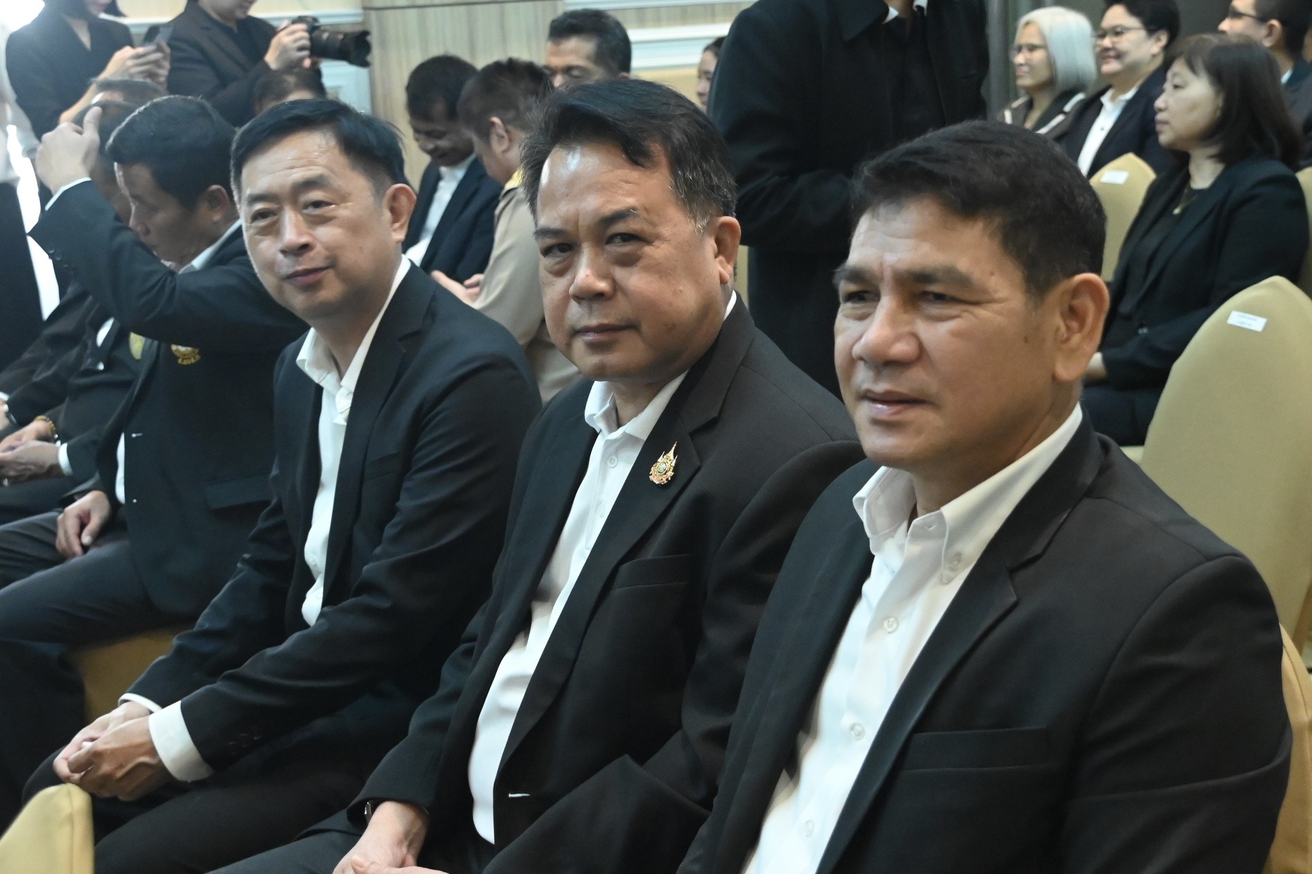 title - ผู้บริหาร ส.ป.ก.ร่วมเป็นสักขีพยานในพิธีรับ - ส่งมอบงานในตำแหน่งปลัดกระทรวงเกษตรและสหกรณ์อย่างเป็นทางการ